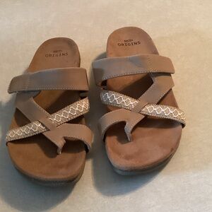 Origins Women's Tan Crisscross Slide Sandals